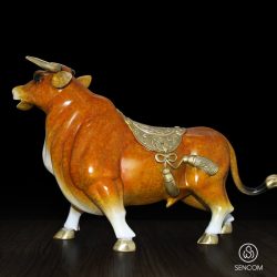 Alternative view of Decor Tượng Đồng Bò Tót Phố Wall SCD004