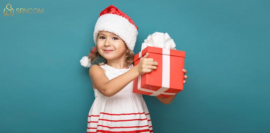 Nhiều bậc phụ huynh vẫn băn khoăn khi chọn quà cho bé bởi vì mỗi bé sẽ thích những món quà khác nhau. Dưới đây là những gợi ý của Sencom về 25+ món quà tặng...