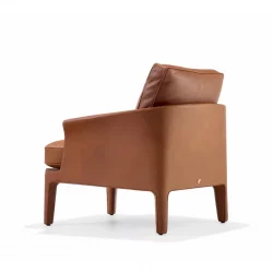 Alternative view of Medusa Trono armchair