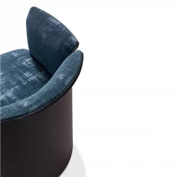 Alternative view of Ramsey chair