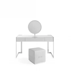 Via Gesù Medusa lady desk