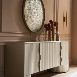 Alternative view of Fancy Me